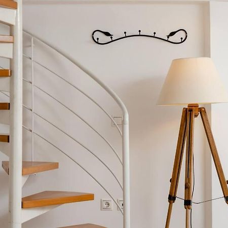 Modern Two Level Apartment In The Heart Of Atenas Exterior foto