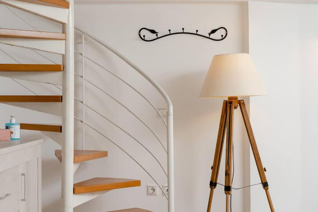 Modern Two Level Apartment In The Heart Of Atenas Exterior foto